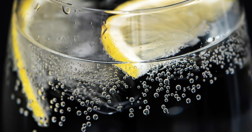 Чим корисна вода з лимоном для організму